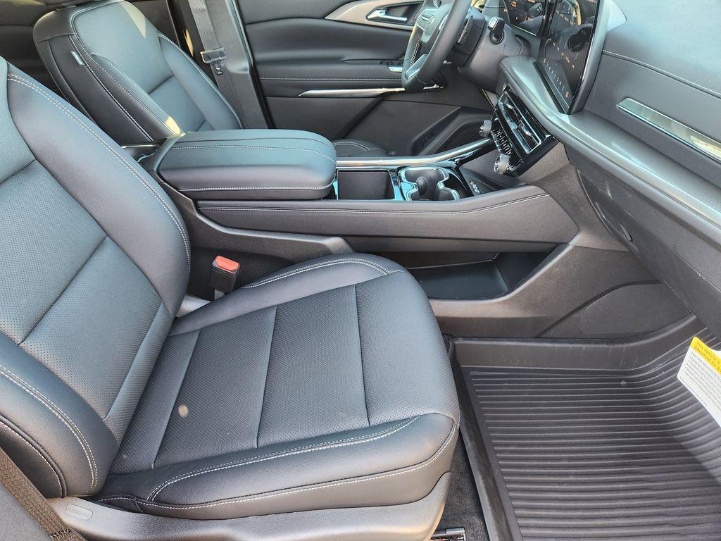 new 2026 Chevrolet Traverse car, priced at $49,623