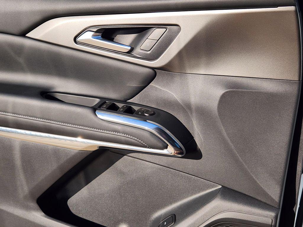new 2026 Chevrolet Traverse car, priced at $49,623