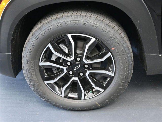new 2025 Chevrolet TrailBlazer car, priced at $27,550