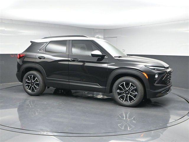 new 2025 Chevrolet TrailBlazer car, priced at $27,550