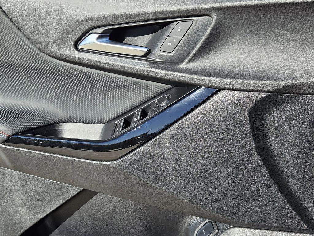 new 2026 Chevrolet Equinox car, priced at $33,631