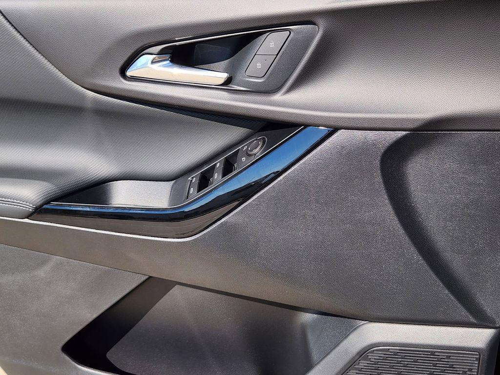 new 2026 Chevrolet Equinox car, priced at $28,990