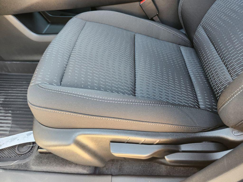 new 2026 Chevrolet Equinox car, priced at $28,990