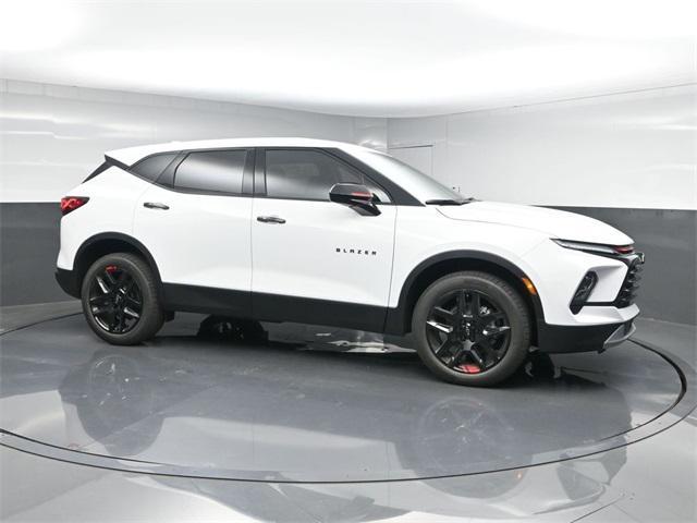 new 2025 Chevrolet Blazer car, priced at $36,239