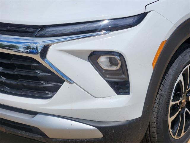 new 2025 Chevrolet TrailBlazer car, priced at $27,384