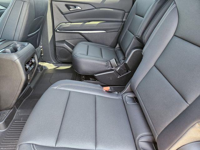 new 2026 Chevrolet Traverse car, priced at $43,305