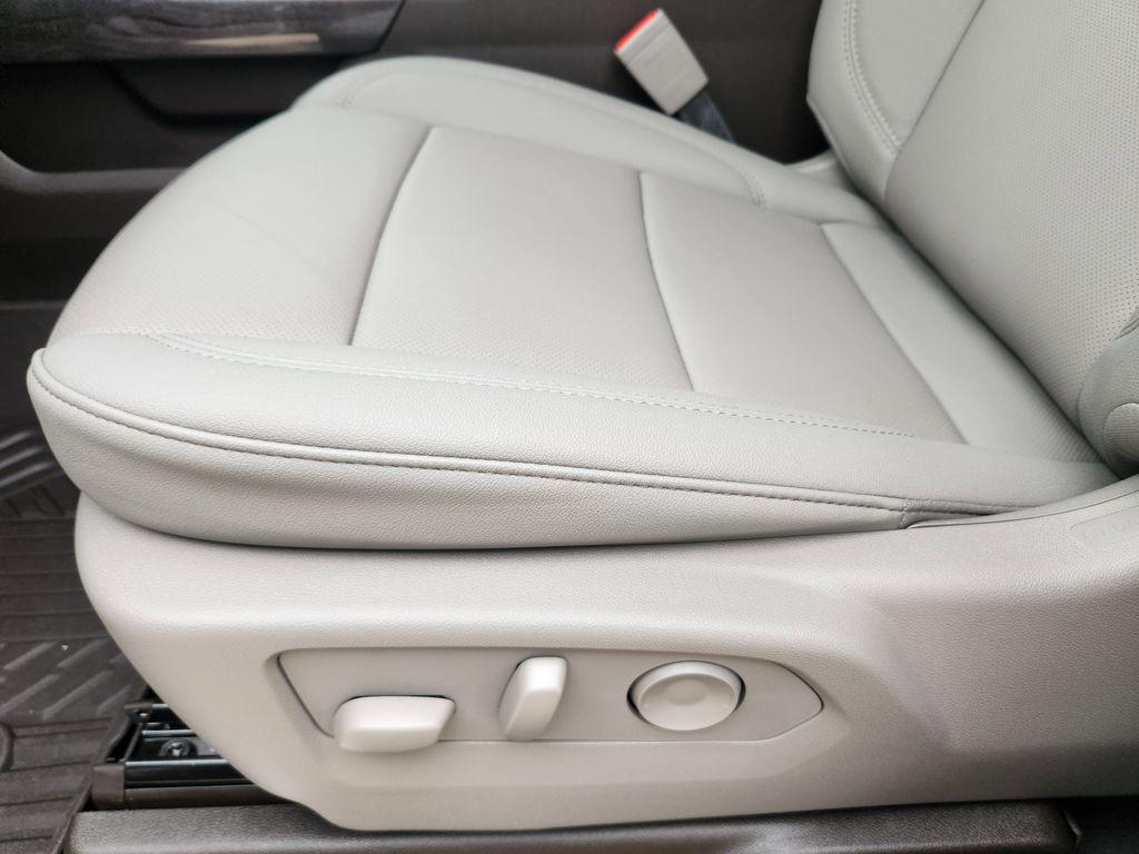 new 2025 Chevrolet Silverado 2500 car, priced at $75,727