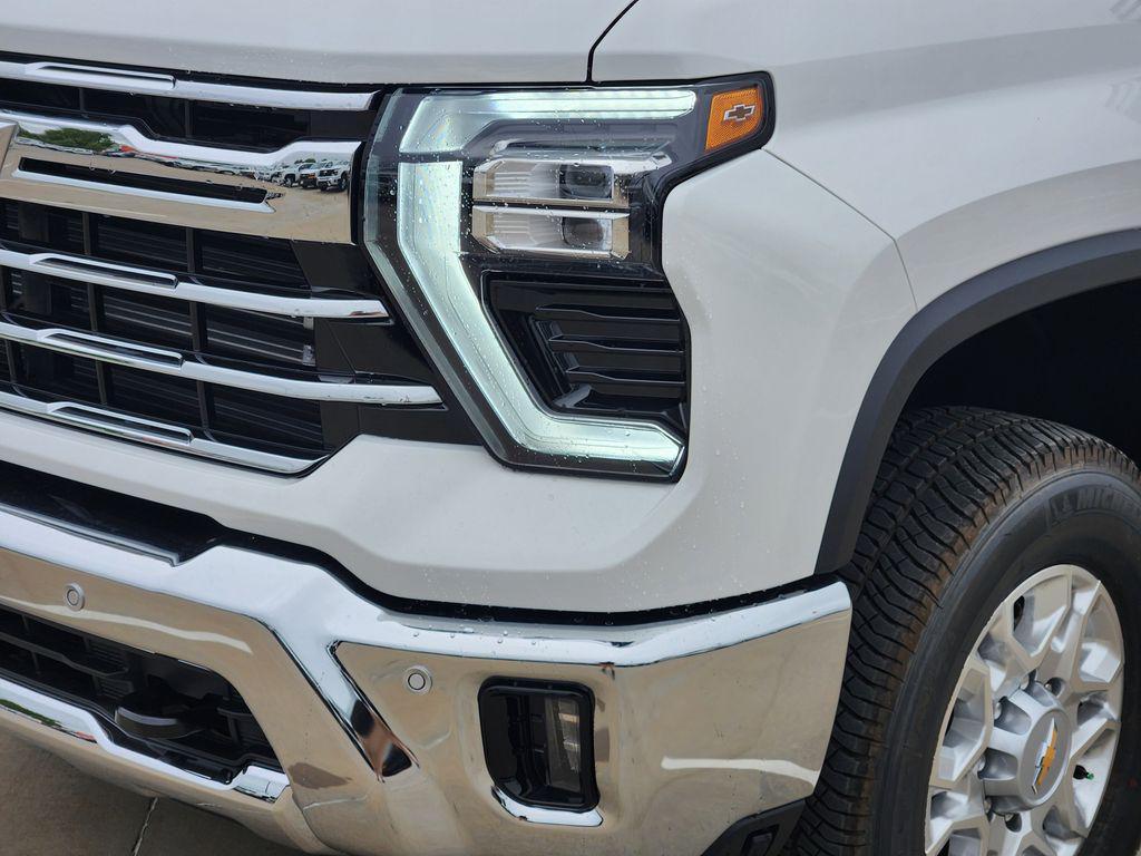 new 2025 Chevrolet Silverado 2500 car, priced at $75,727