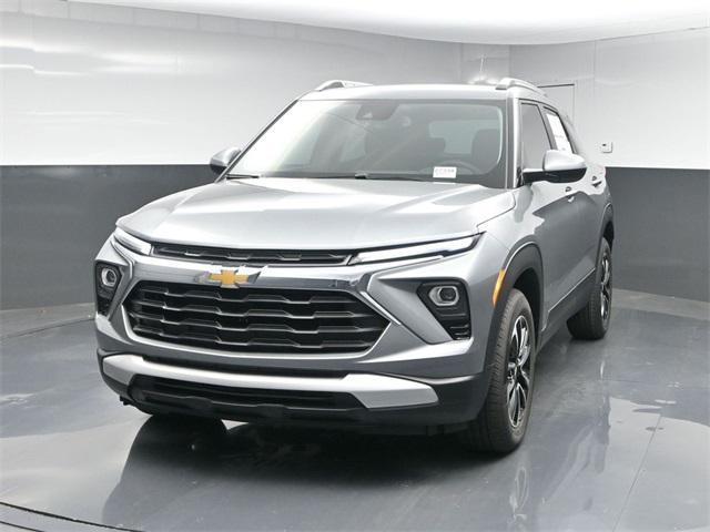 new 2025 Chevrolet TrailBlazer car, priced at $28,475