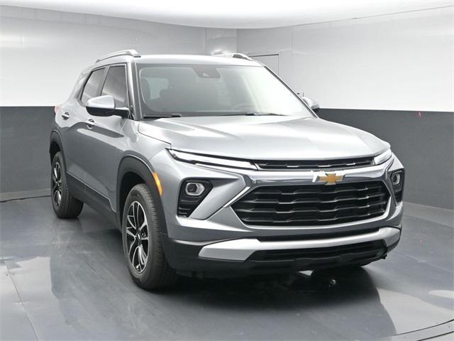 new 2025 Chevrolet TrailBlazer car, priced at $28,475