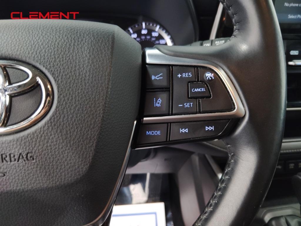 used 2021 Toyota Highlander Hybrid car, priced at $26,000