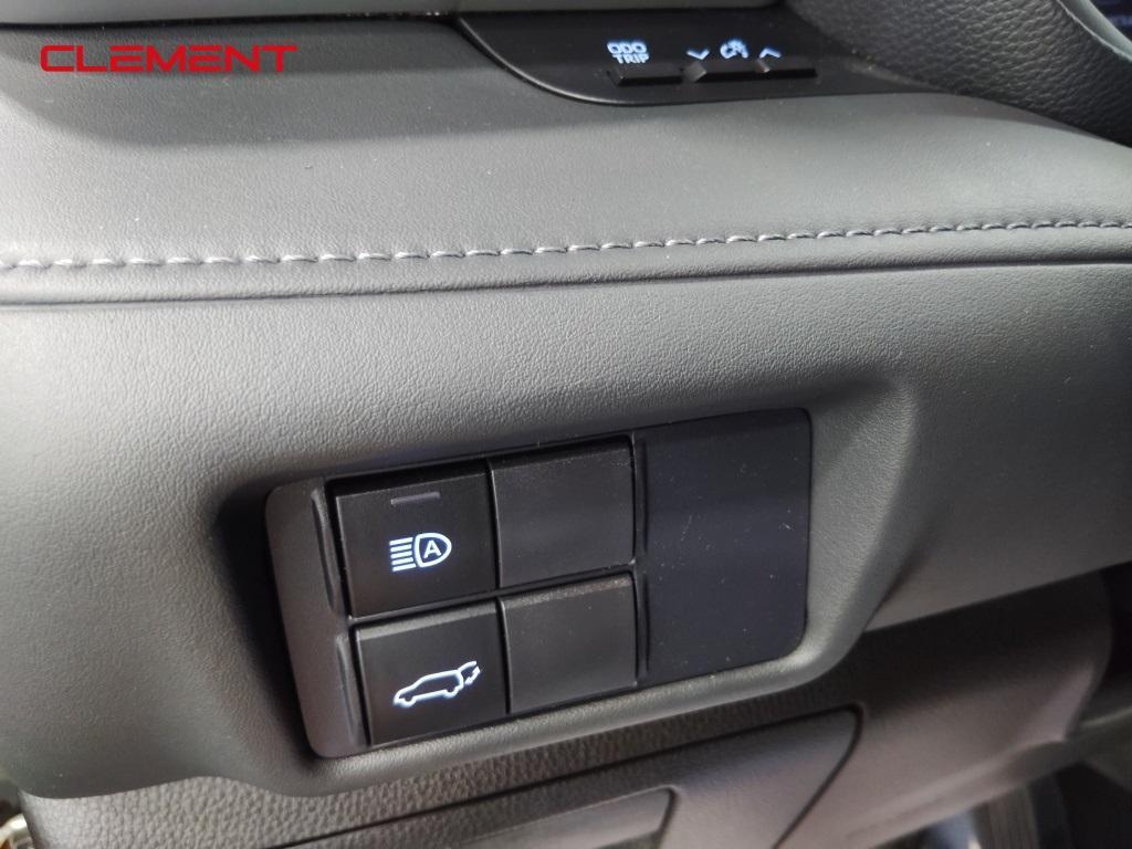 used 2021 Toyota Highlander Hybrid car, priced at $26,000