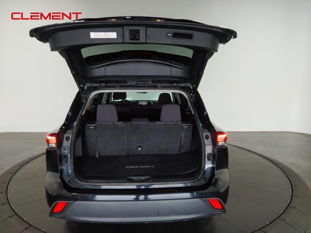 used 2021 Toyota Highlander Hybrid car, priced at $26,000