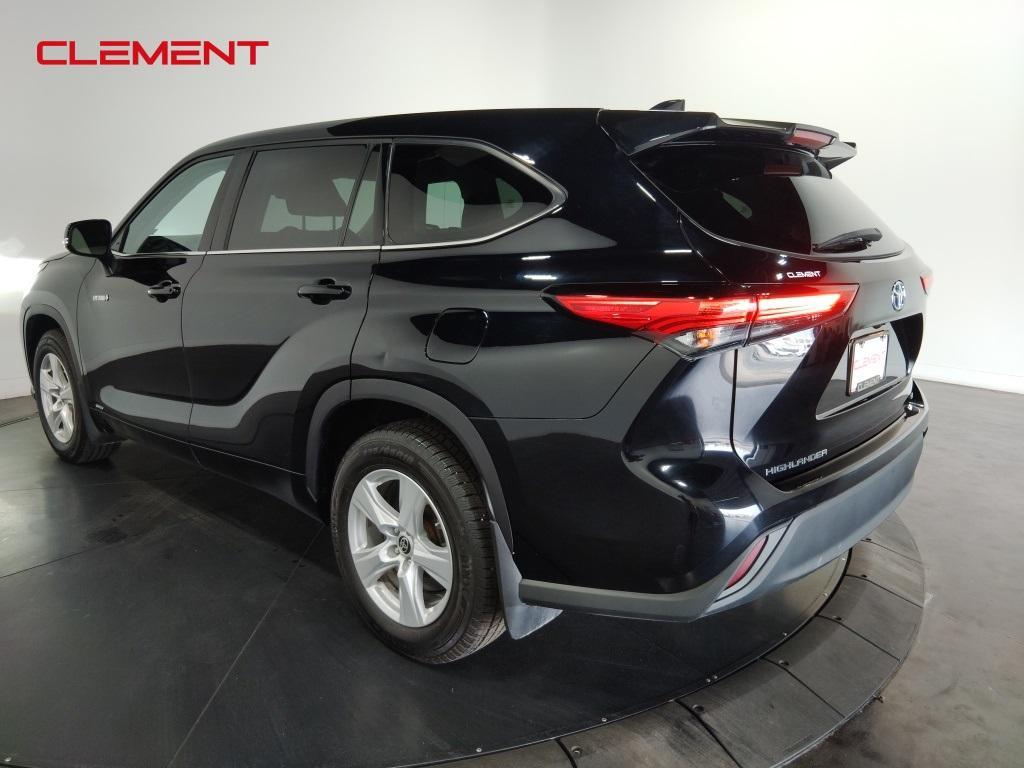 used 2021 Toyota Highlander Hybrid car, priced at $26,000