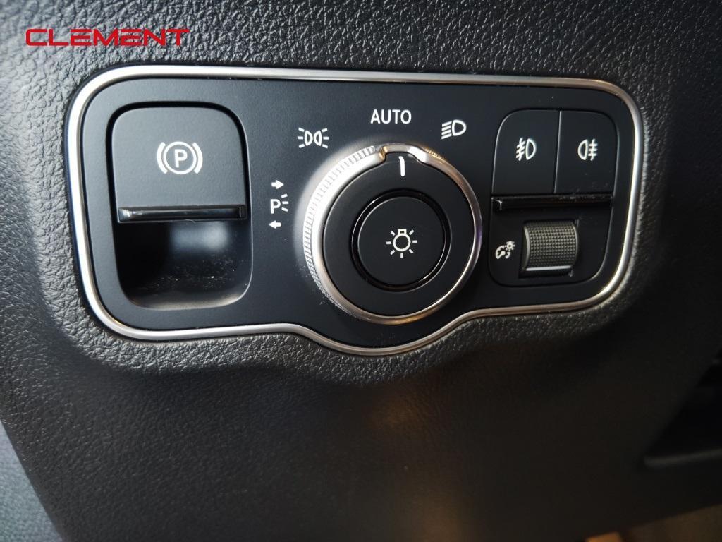 used 2022 Mercedes-Benz GLB 250 car, priced at $26,600