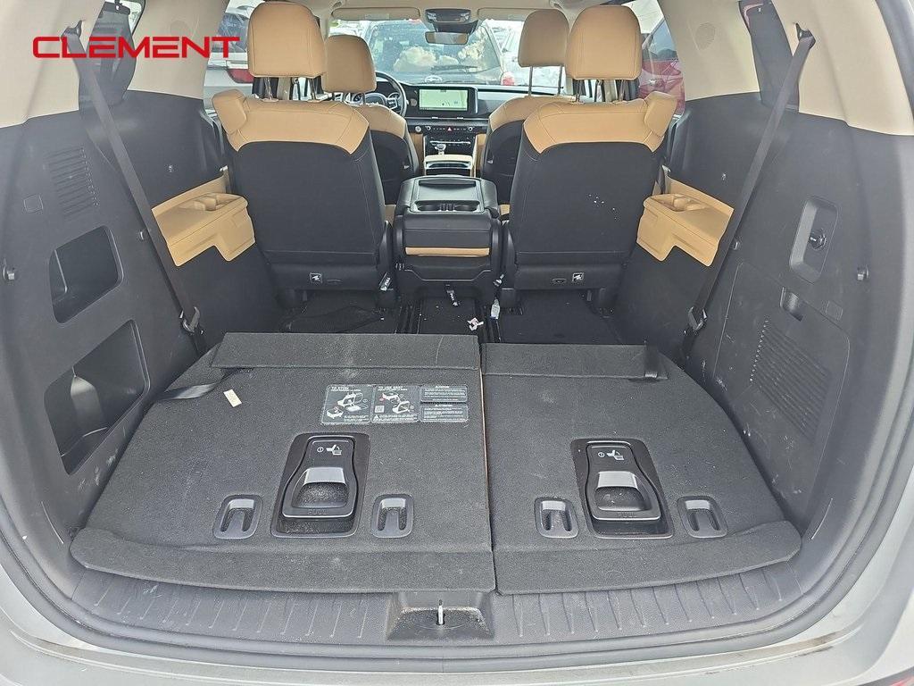 used 2024 Kia Carnival car, priced at $38,500
