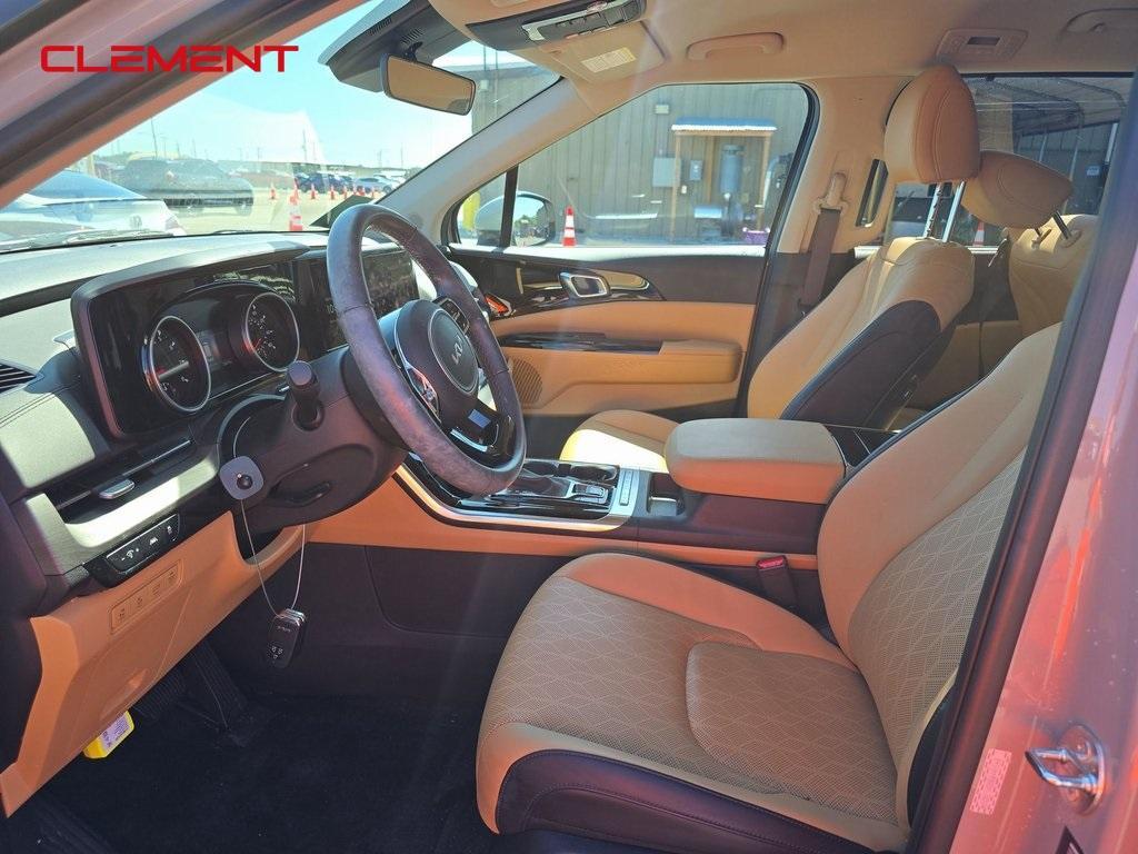 used 2024 Kia Carnival car, priced at $38,500