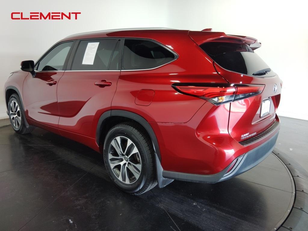 used 2023 Toyota Highlander car, priced at $36,800