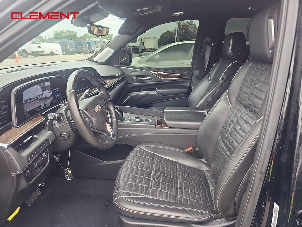 used 2021 Cadillac Escalade ESV car, priced at $61,500