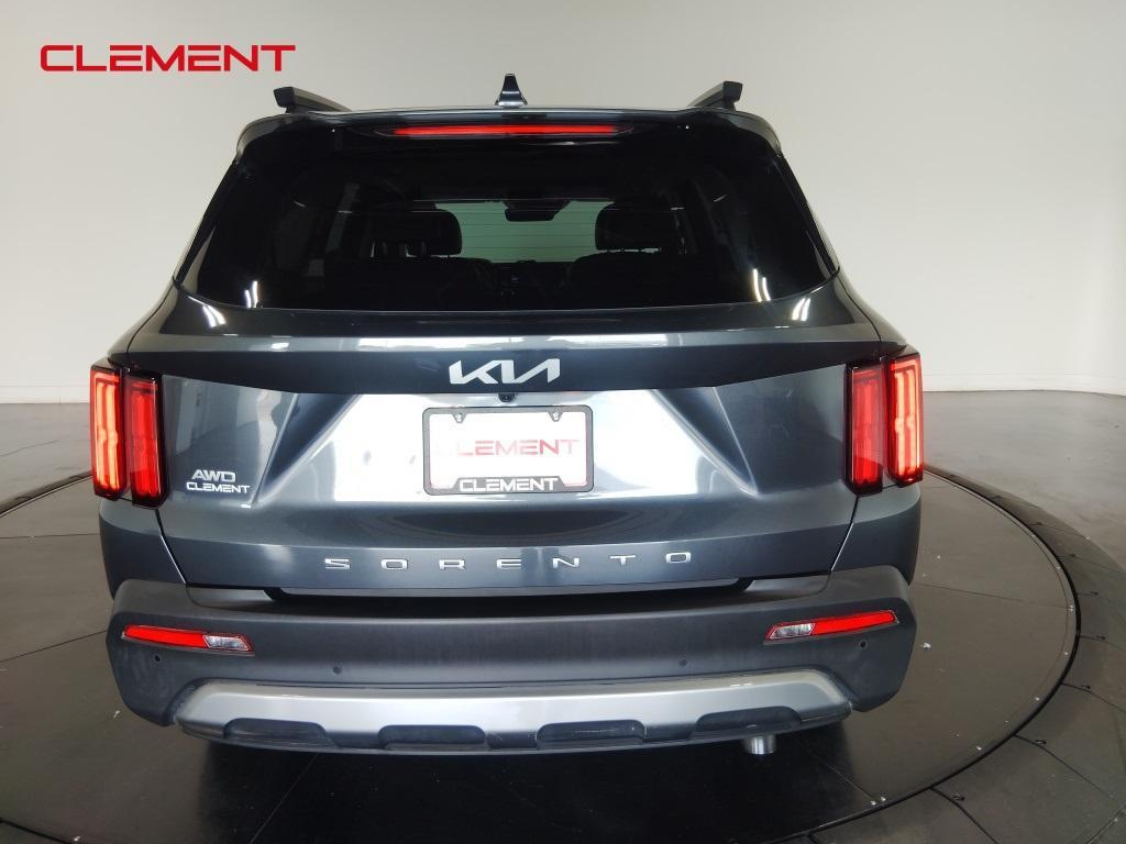 used 2022 Kia Sorento car, priced at $31,000