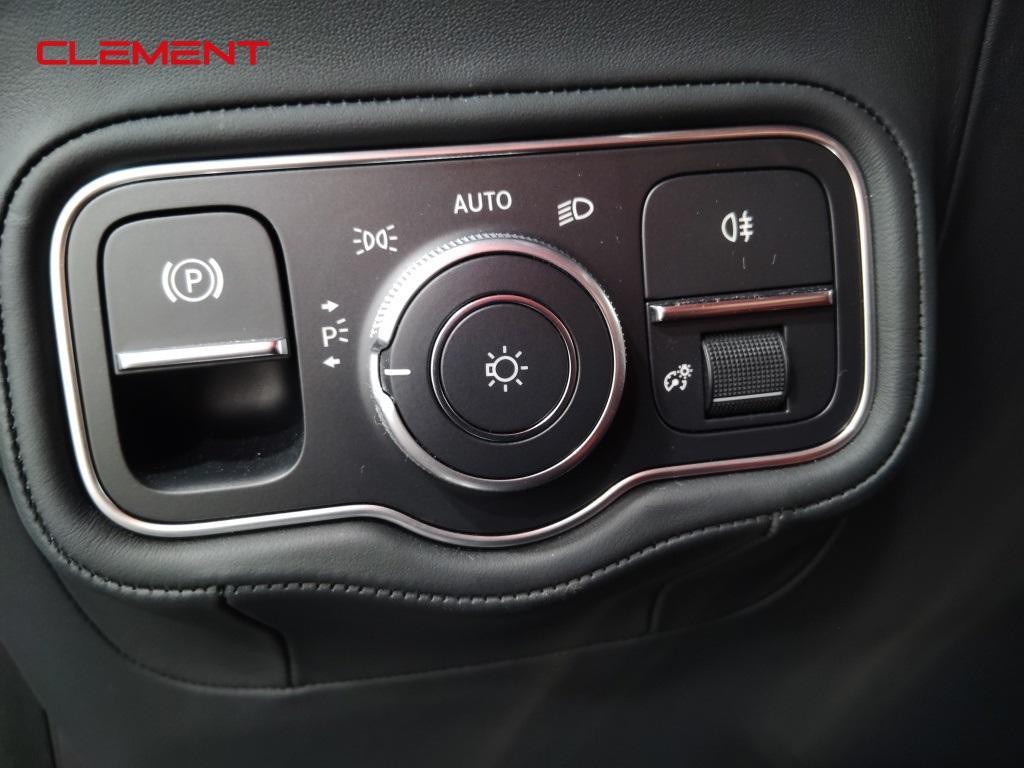 used 2025 Mercedes-Benz AMG G 63 car, priced at $220,000