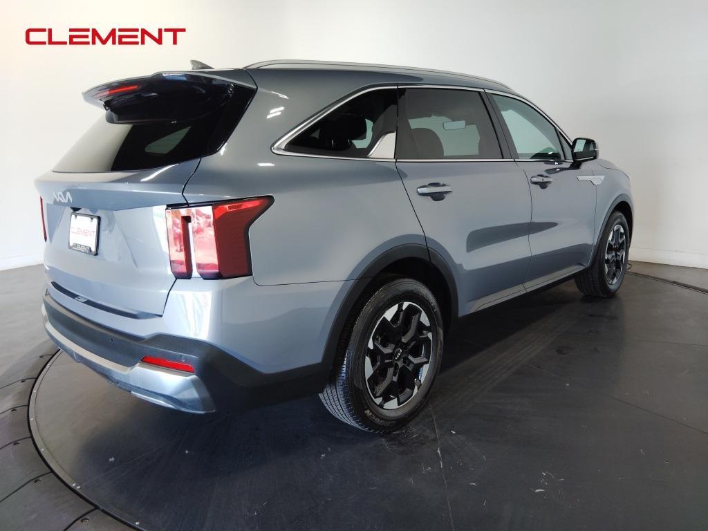 used 2024 Kia Sorento car, priced at $29,800