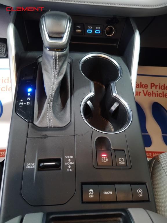 used 2022 Toyota Highlander car, priced at $27,500