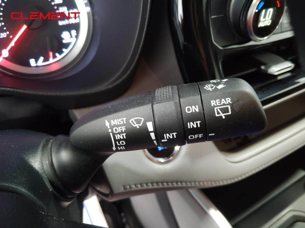 used 2022 Toyota Highlander car, priced at $27,500