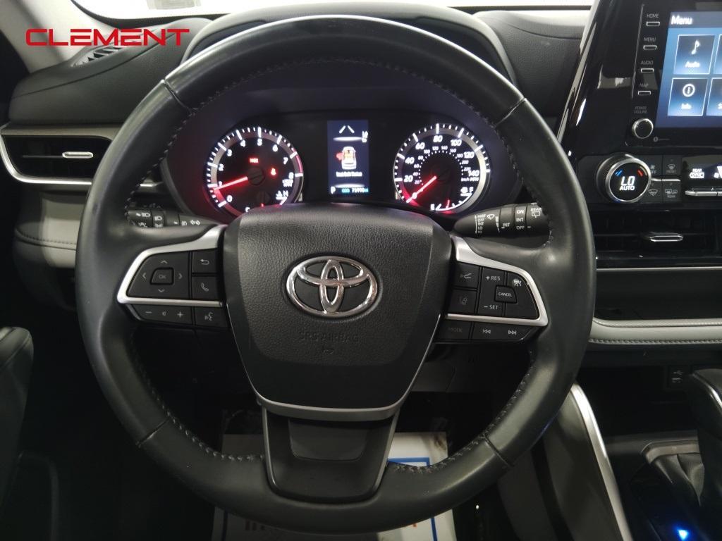 used 2022 Toyota Highlander car, priced at $27,500