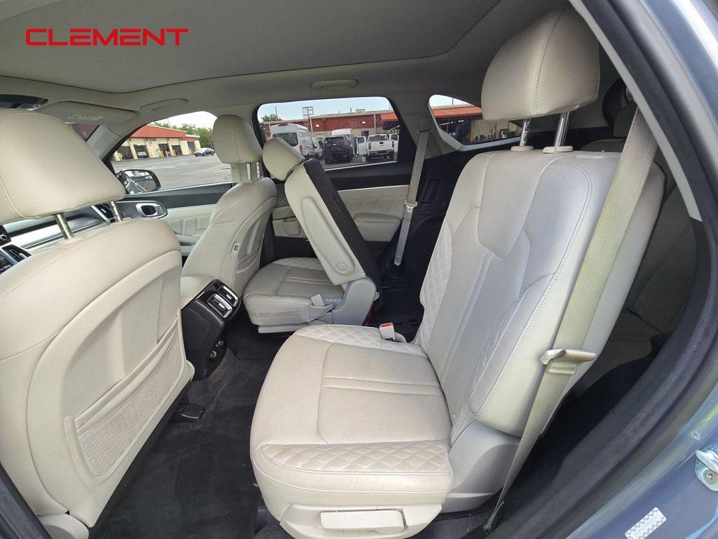 used 2021 Kia Sorento car, priced at $27,925