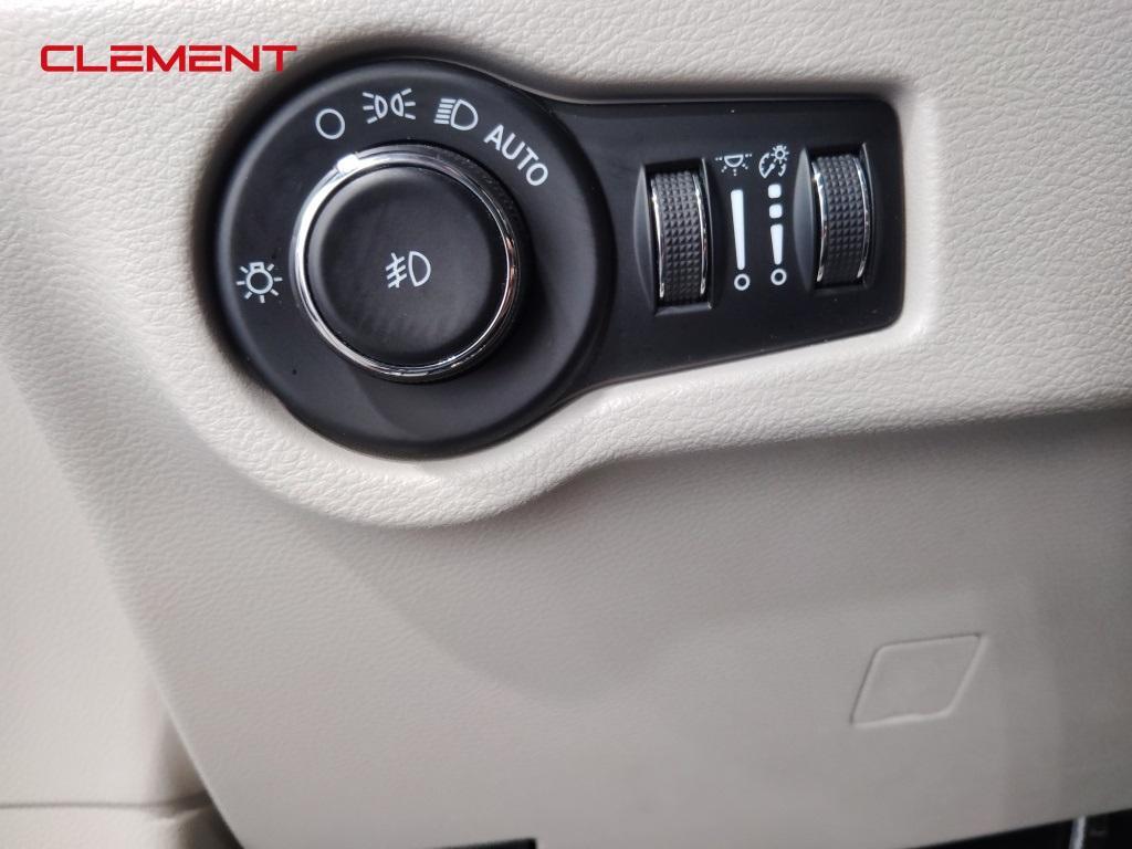 used 2023 Chrysler Pacifica car, priced at $24,400