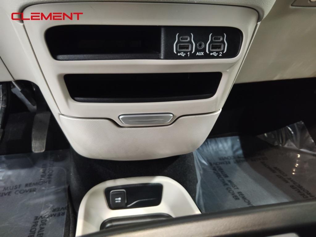 used 2023 Chrysler Pacifica car, priced at $24,400
