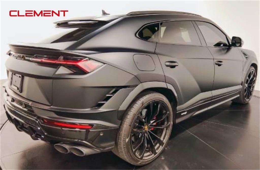 used 2024 Lamborghini Urus car, priced at $325,000