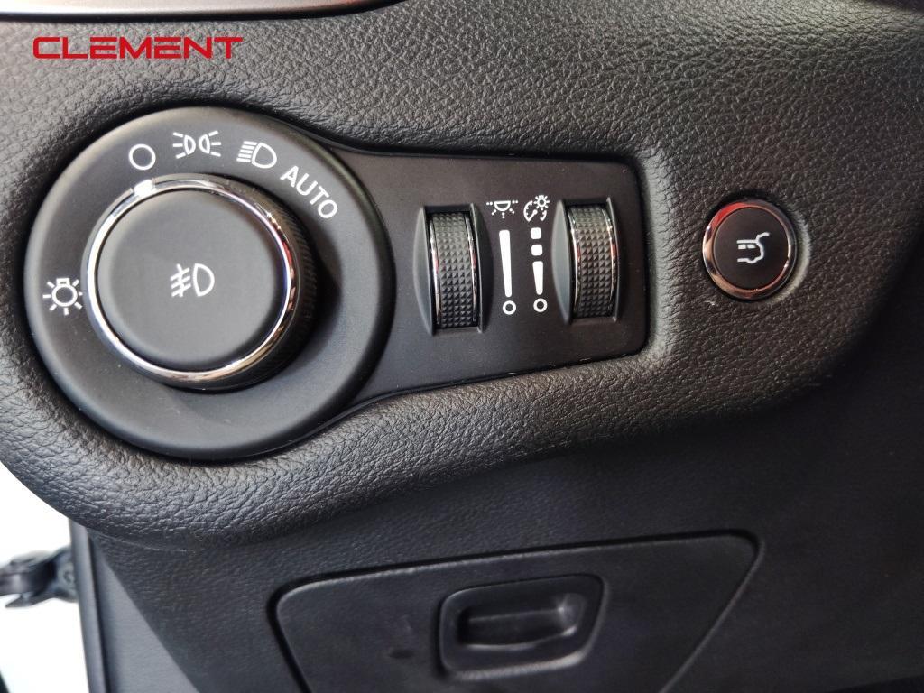used 2019 Jeep Cherokee car, priced at $22,400