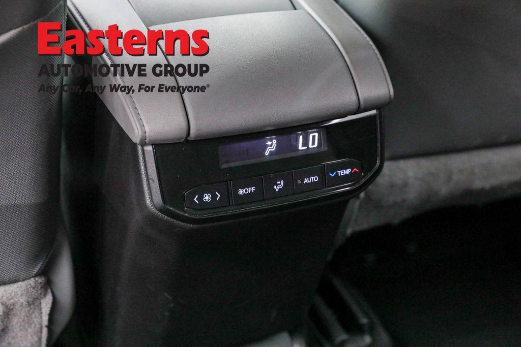 used 2023 Toyota Highlander car, priced at $30,950