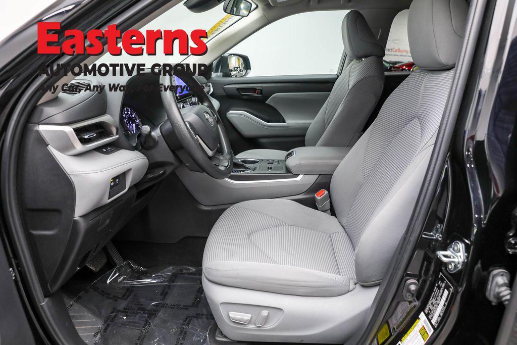 used 2023 Toyota Highlander car, priced at $30,950