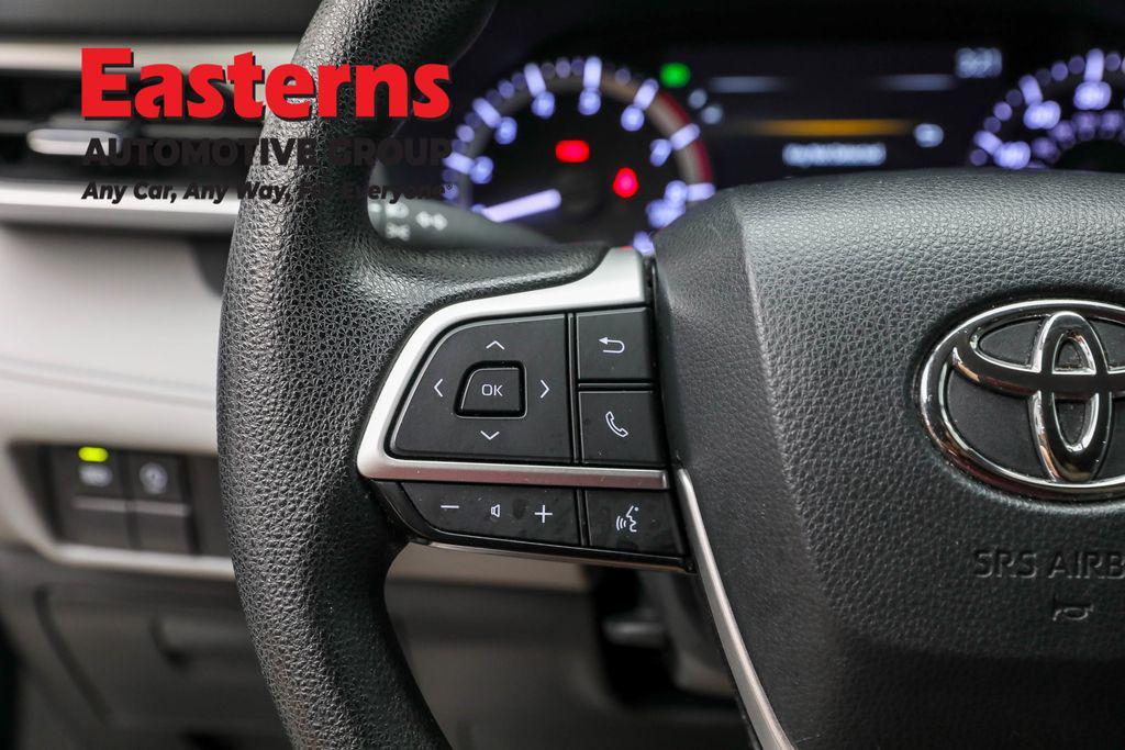 used 2023 Toyota Highlander car, priced at $30,950