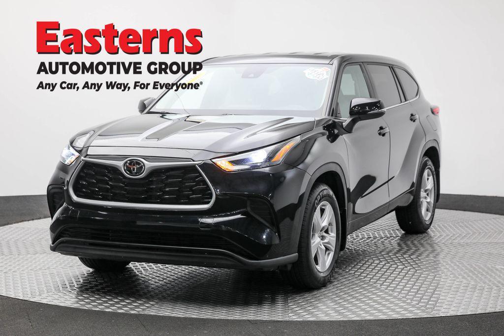 used 2023 Toyota Highlander car, priced at $30,950