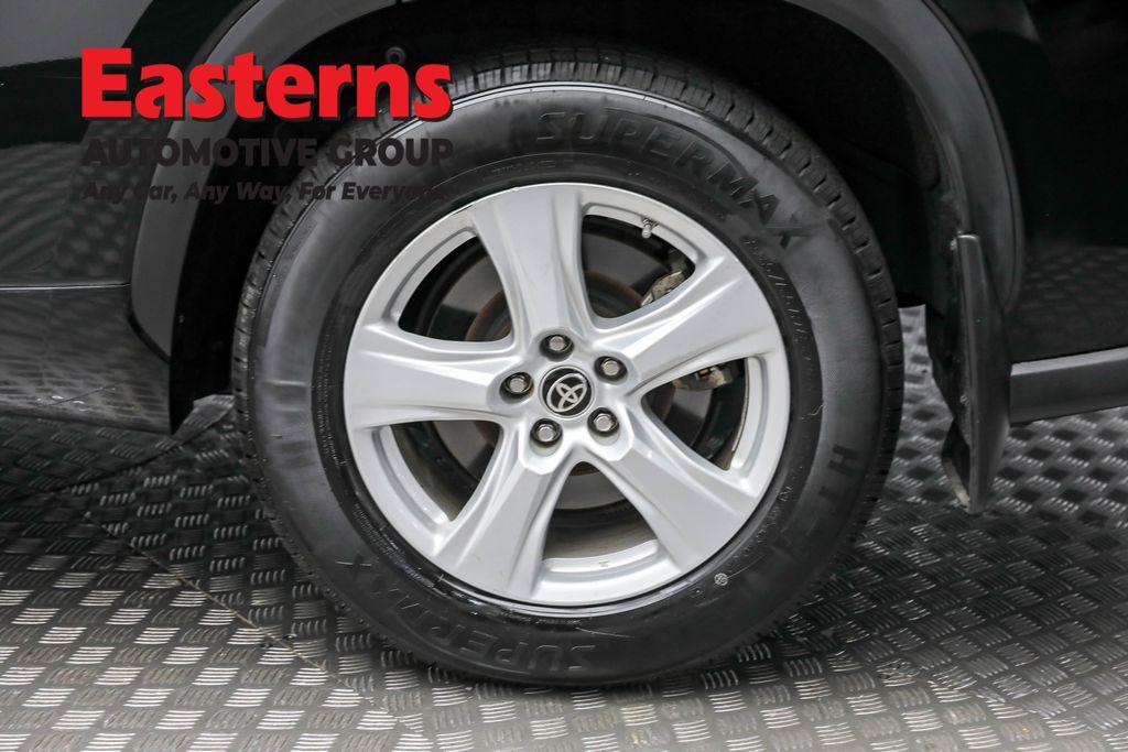 used 2023 Toyota Highlander car, priced at $30,950