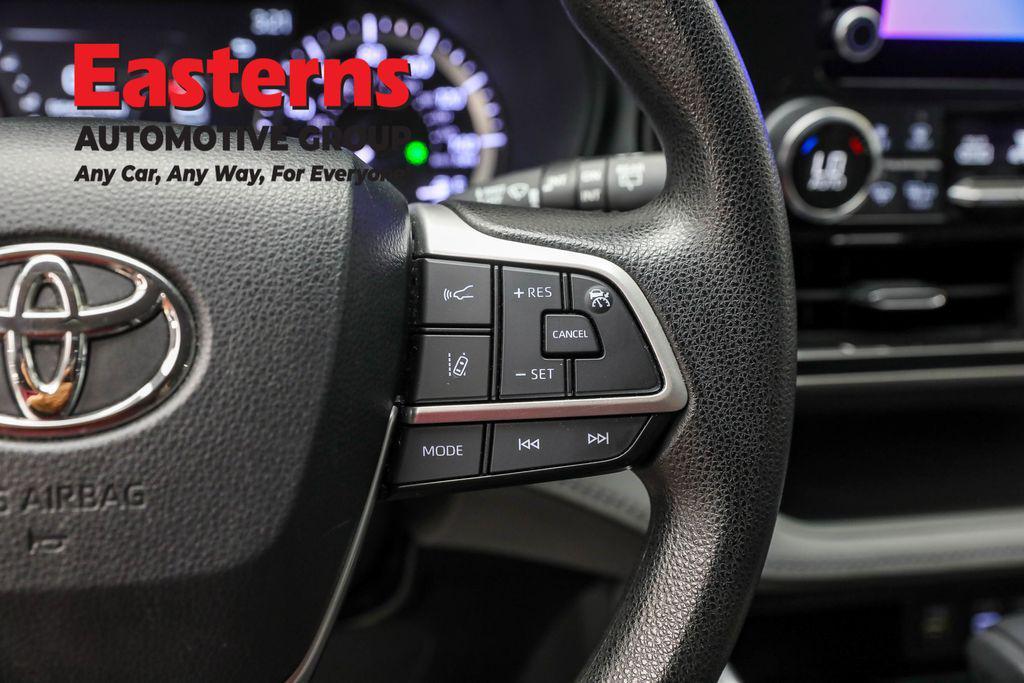 used 2023 Toyota Highlander car, priced at $30,950