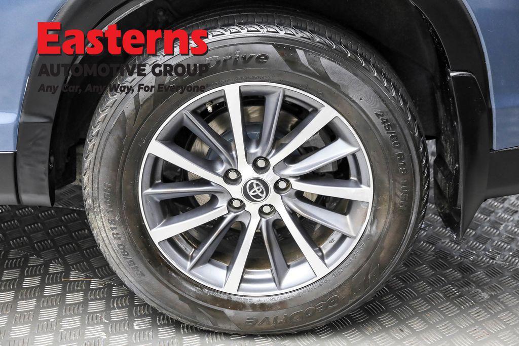 used 2019 Toyota Highlander car, priced at $27,550