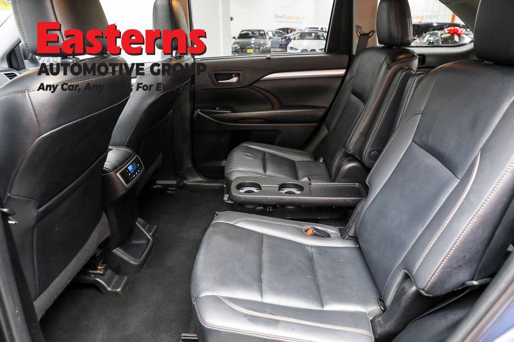 used 2019 Toyota Highlander car, priced at $27,550