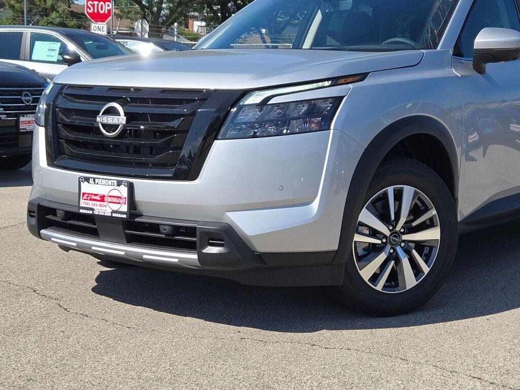 new 2025 Nissan Pathfinder car, priced at $46,960