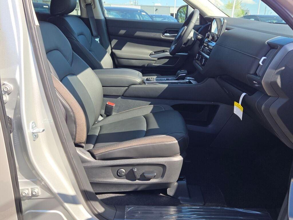 new 2025 Nissan Pathfinder car, priced at $46,960