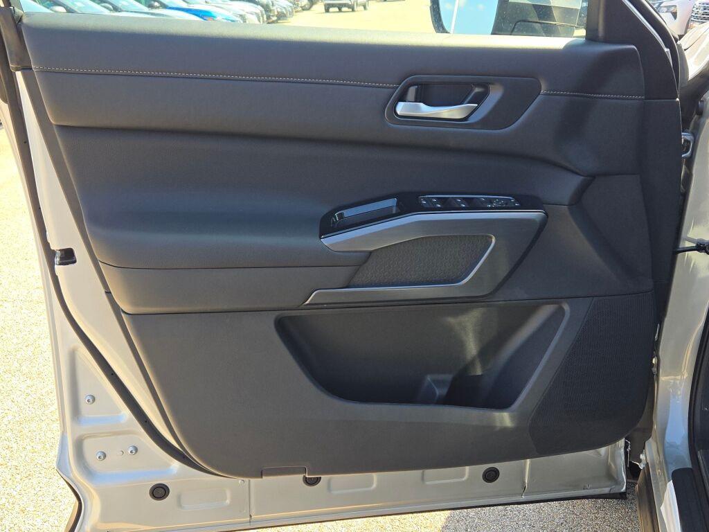 new 2025 Nissan Pathfinder car, priced at $46,960