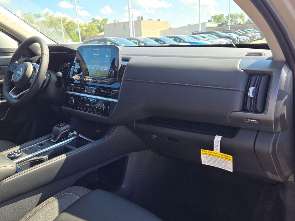 new 2025 Nissan Pathfinder car, priced at $46,960