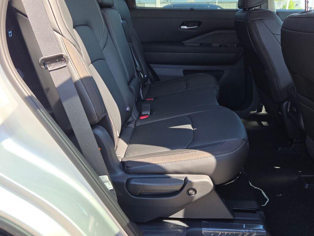 new 2025 Nissan Pathfinder car, priced at $46,960