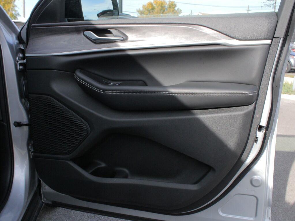 used 2024 Jeep Grand Cherokee car, priced at $37,900