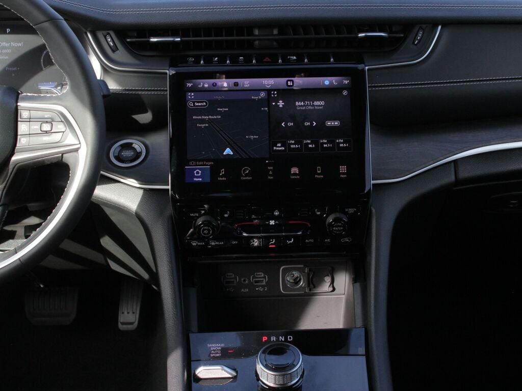 used 2024 Jeep Grand Cherokee car, priced at $37,900