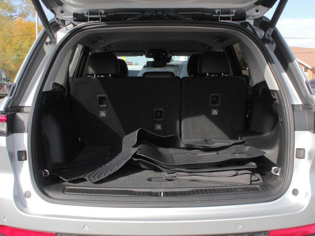 used 2024 Jeep Grand Cherokee car, priced at $37,900